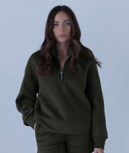 Load image into Gallery viewer, Apres Actif - Embossed Pullover - Pine
