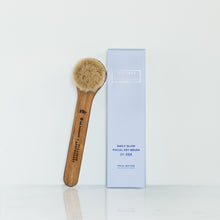 Load image into Gallery viewer, Province Apothecary Daily Glow Facial Dry Brush
