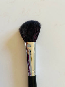 Lucy Ro - Angled Blush Brush
