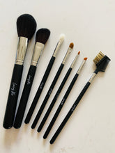 Load image into Gallery viewer, Lucy Ro - 7 pc Brush Set
